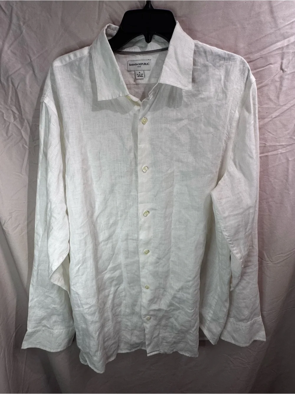 Banana Republic Men's White Linen Button-Up Shirt